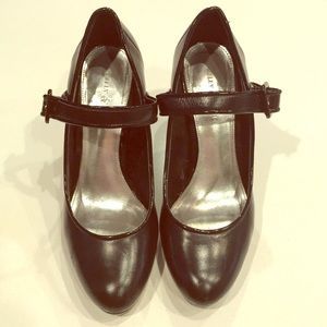 Kelly & Katie Black leather 4” pumps Size 8